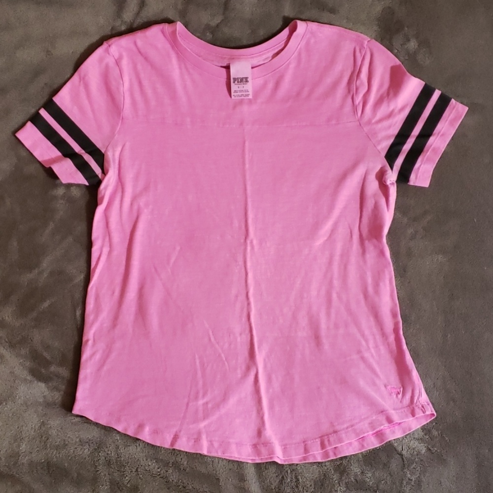 Athletic tee shirt by pink